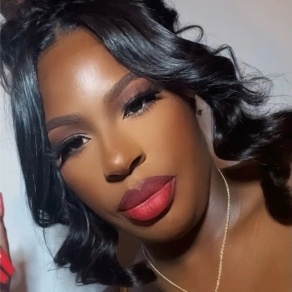 Meet your Posher, Karisha